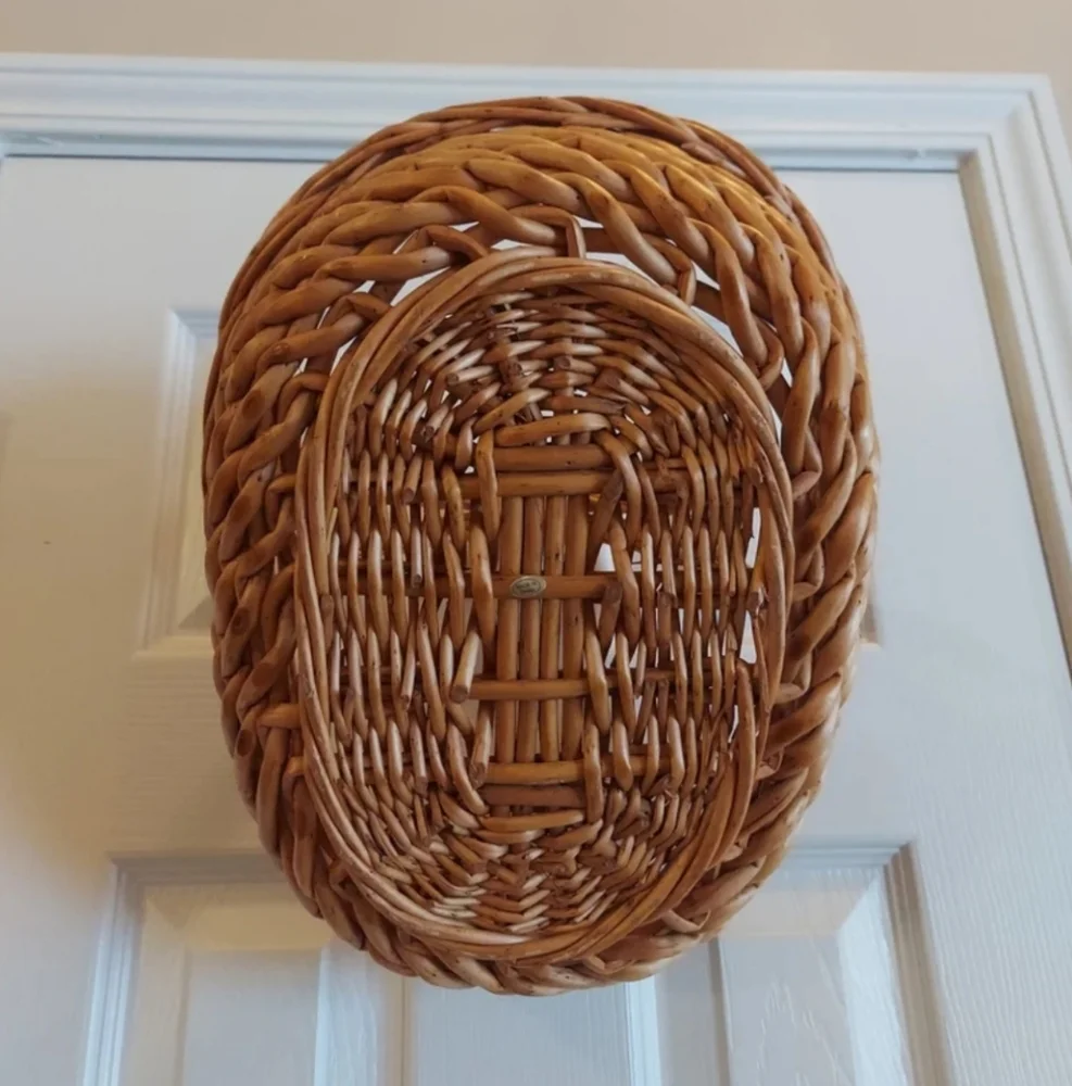 Double Handled Oval Woven Wicker Picnic & Flower Basket Vintage LIKE NEW!